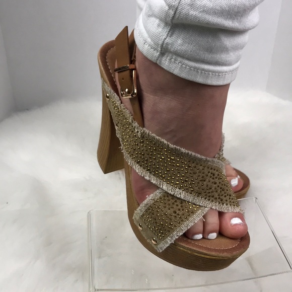 Retro Platform Heels - Picture 3 of 8